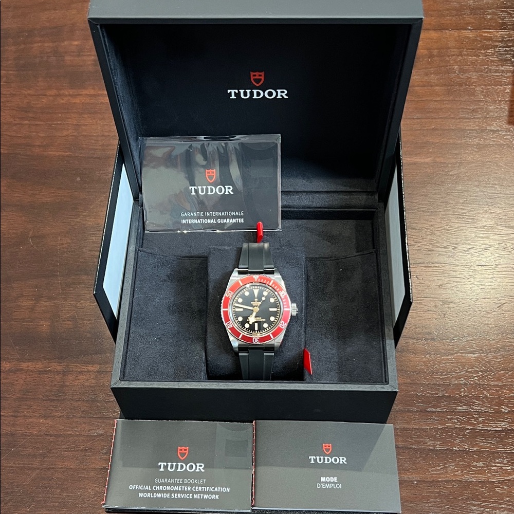 Tudor BLACK BAY With Burgundy Bezel Watch 41mm